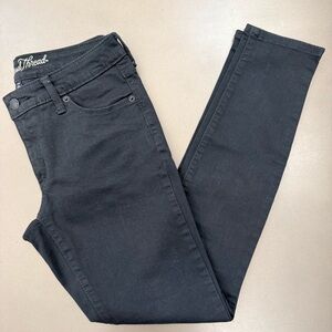 Universal Thread Women's Black Mid Rise Skinny Jeans - Size 2/26R